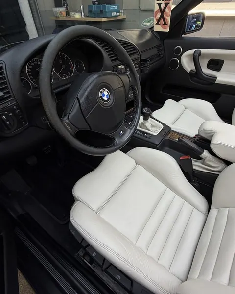 Helles Leder im BMW E36 Cabrio nach der Reinigung
